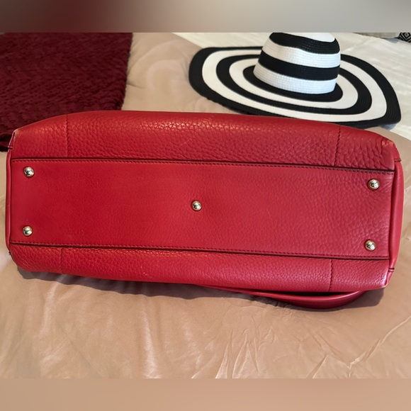 Furla Elegant Red Leather Shoulder Handbag - Picture 5 of 10